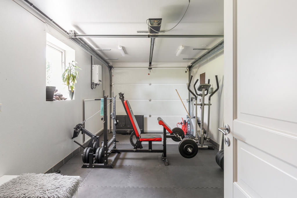Garage som idag nyttjas som gym