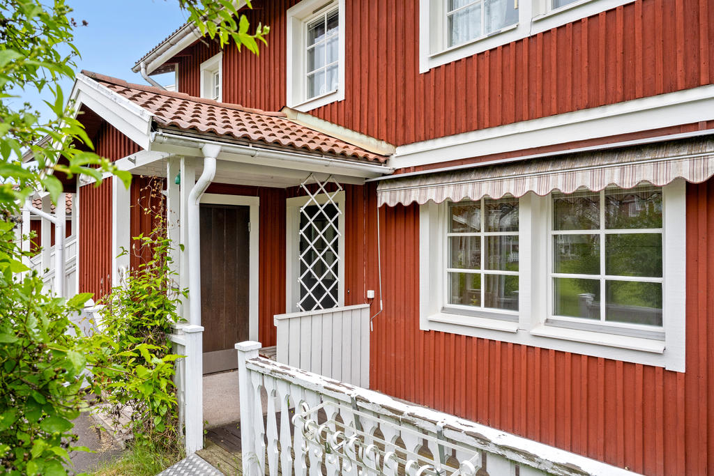 Egen entré och uteplats