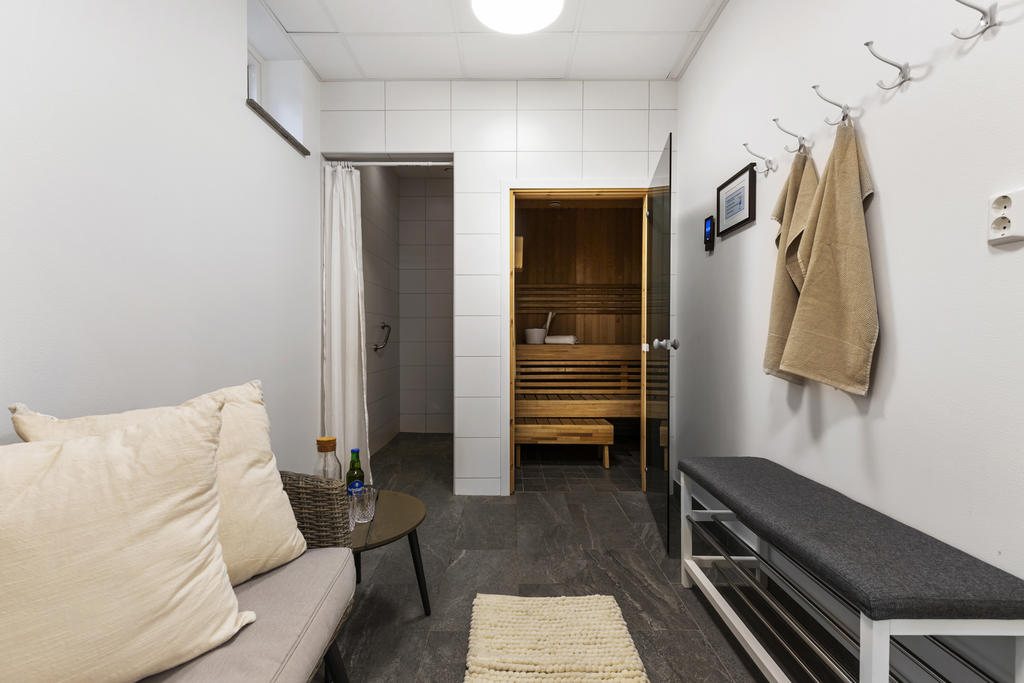 Föreningens bastu med plats för relax