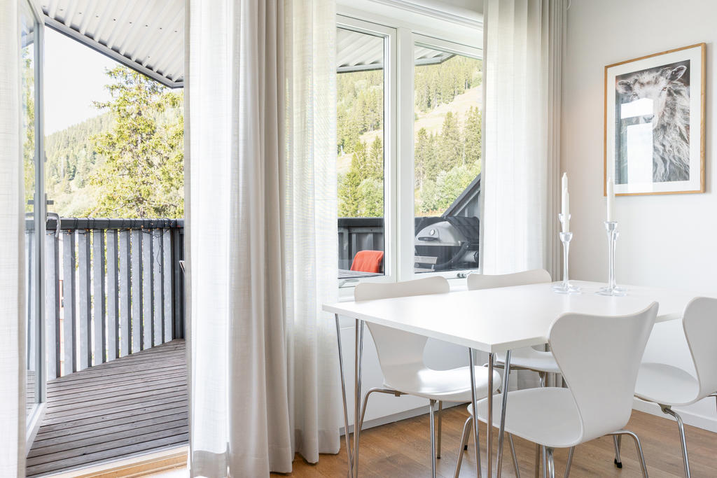 Balkong med tak och en av Åres mest hänförande utsikter.