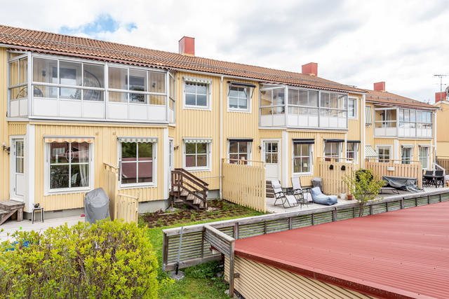 Mysig uteplats med potential!