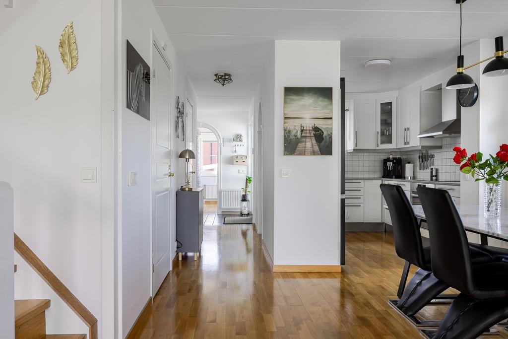 Hall och kök