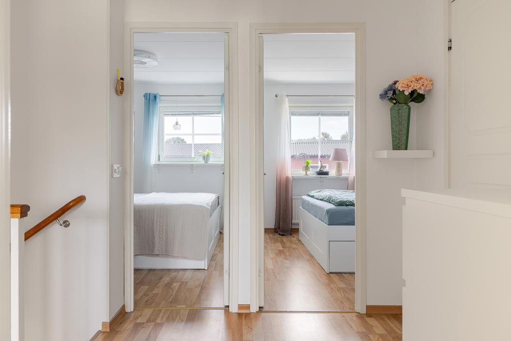 Hall och in mot sovrum