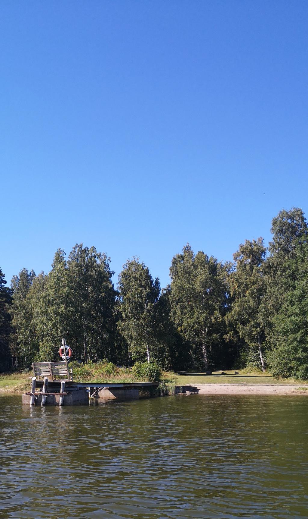 Säljarens egna bild från båtplats och badplats