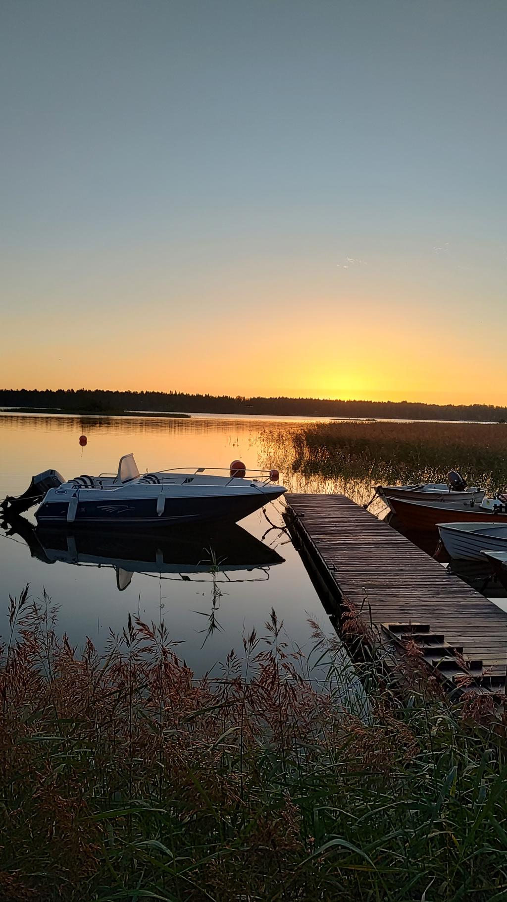 Säljarens egna bild från båtplats och badplats
