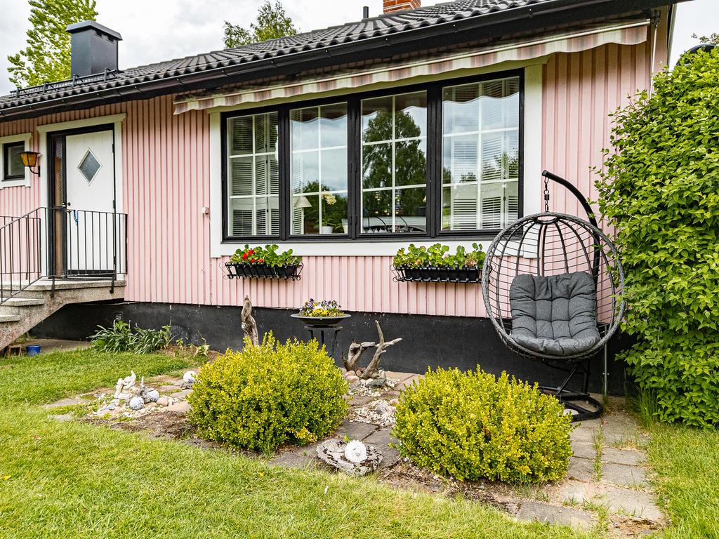 Otroligt charmig uteplats på framsidan