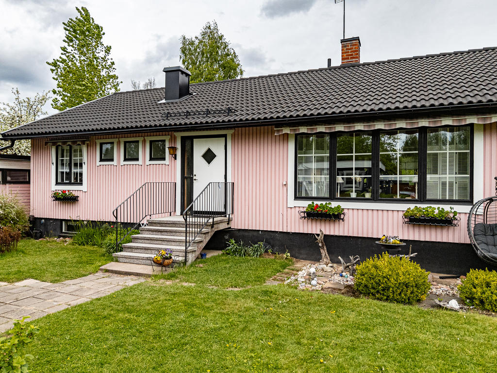 Markiser över fönstren