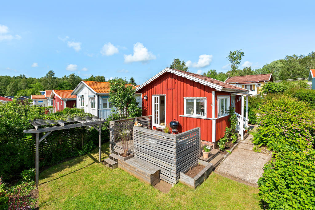 Välkommen till denna fina kolonistuga i mysiga Sörbacken!