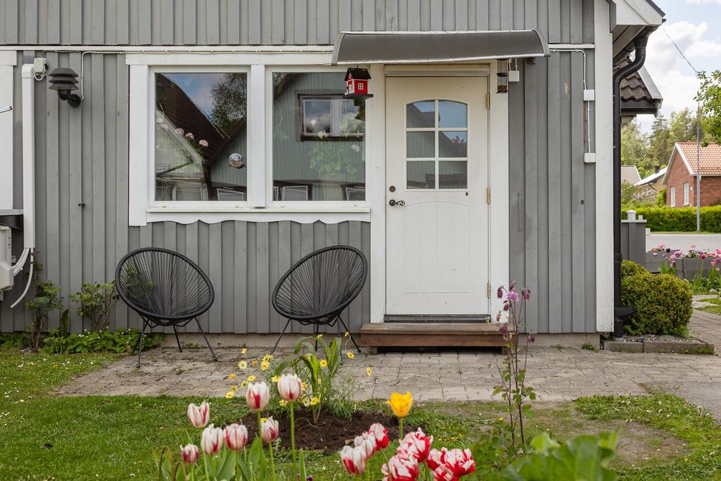 Uteplats vid grovingång