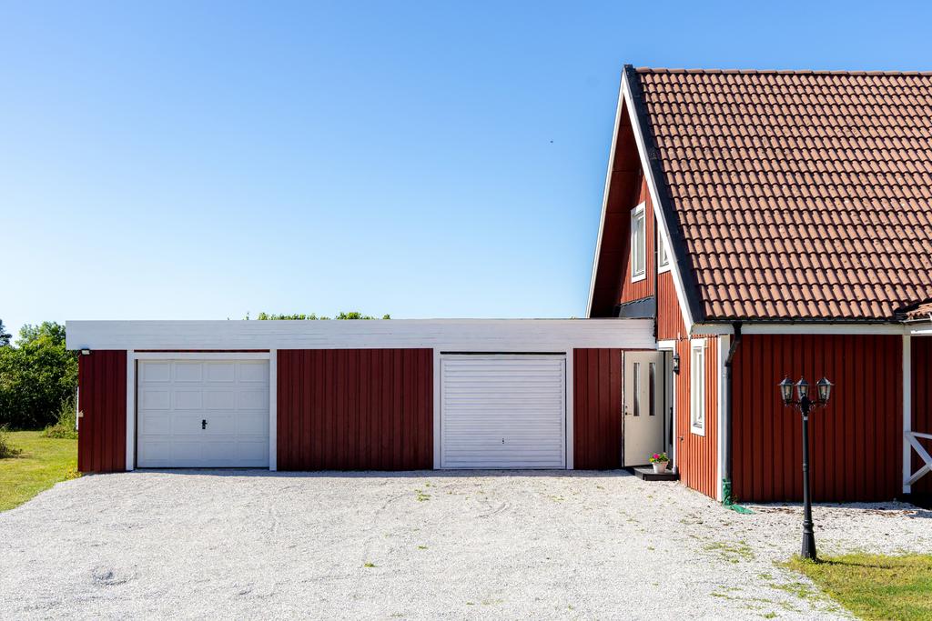 Groventré och garage