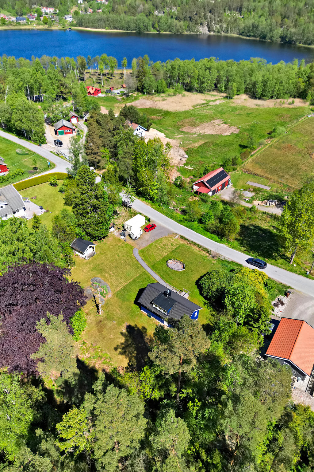 ...nära Agnsjön med fin natur och badmöjligeter.  