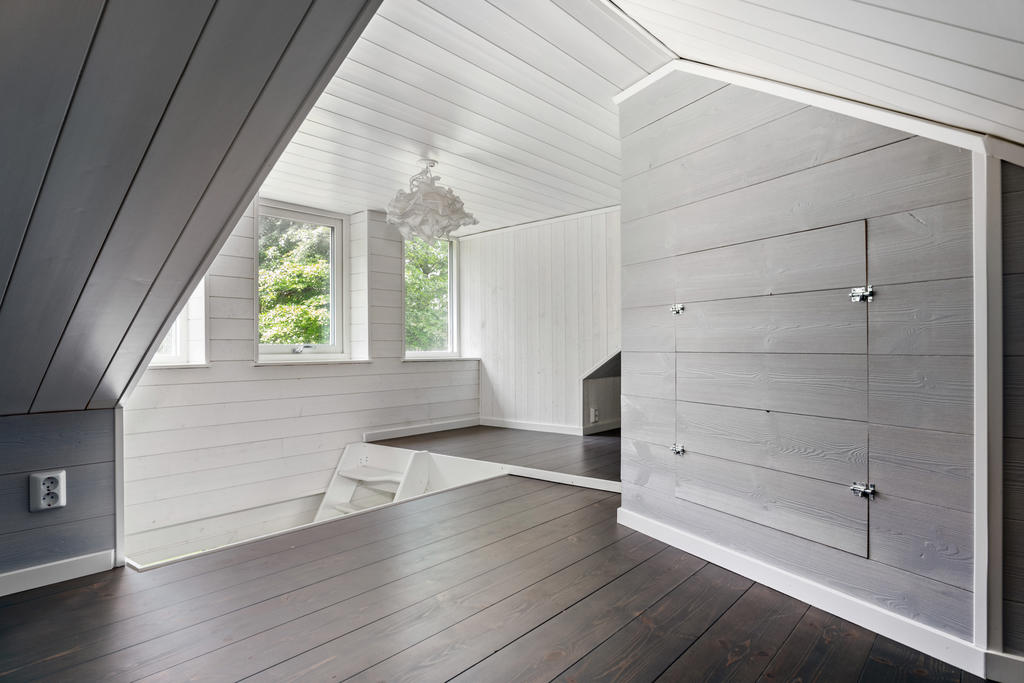 Loft åt andra hållet med förvaring
