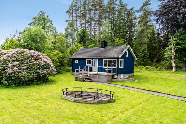 Ett totalrenoverat charmigt mindre hus om två rum och kök +ett sovloft om två sovrum