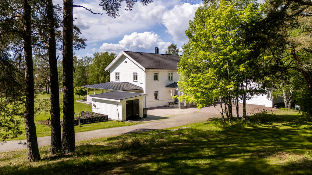 Rymlig uppfart