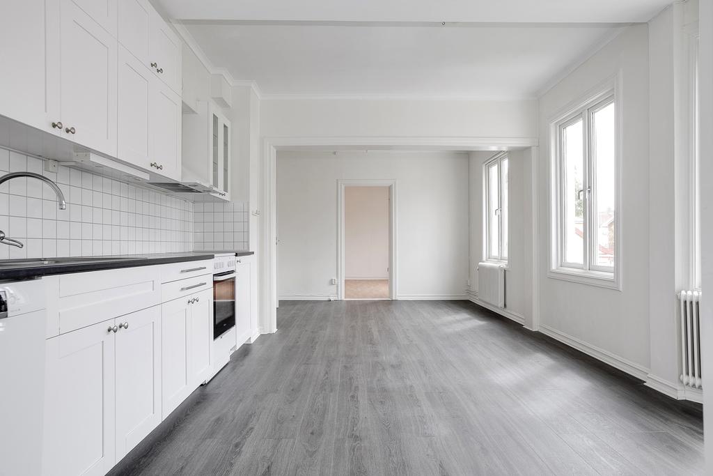 Kök med ingång till sovrum
