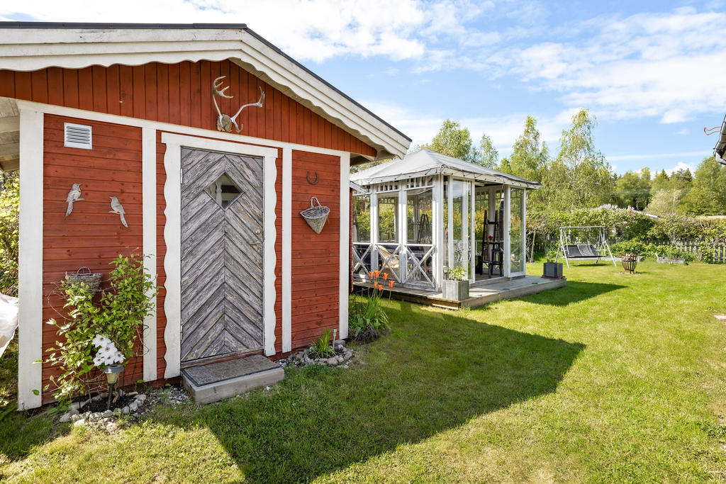 Gästhus och uterum