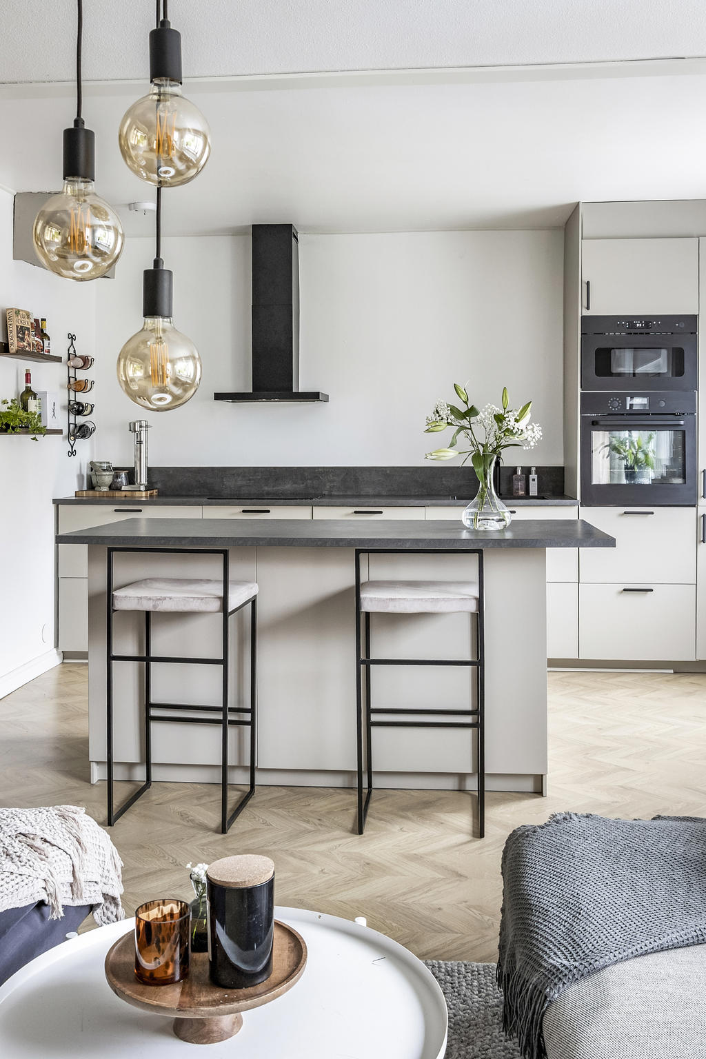 Köksö i öppen planlösning