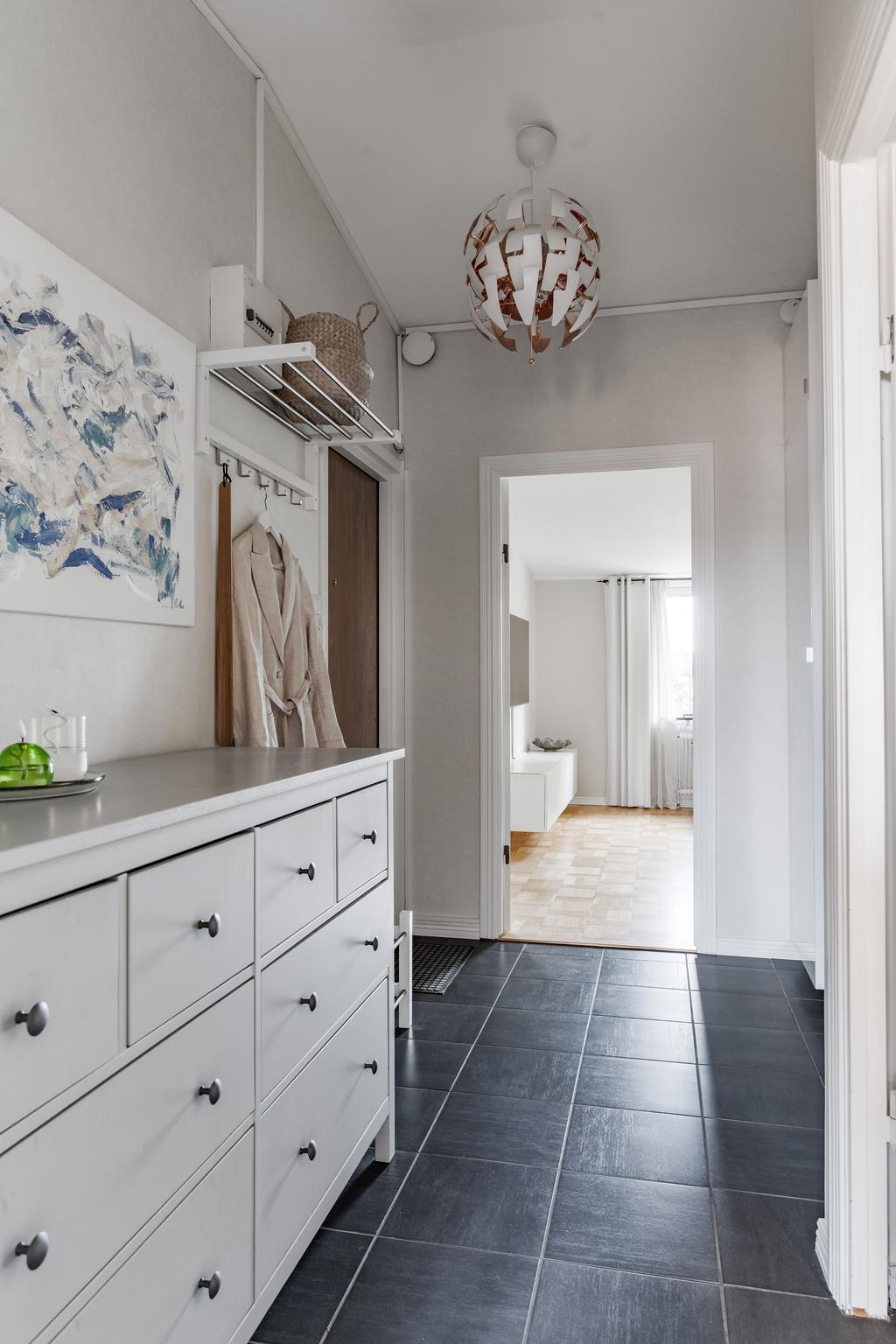 Hall mot vardagsrum