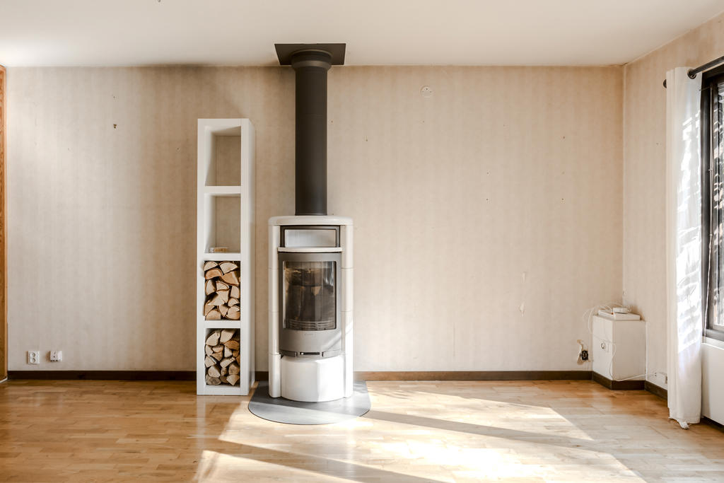 Kamin från Contura i vardagsrummet