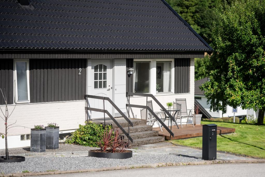 Härlig solig uteplats på framsidan