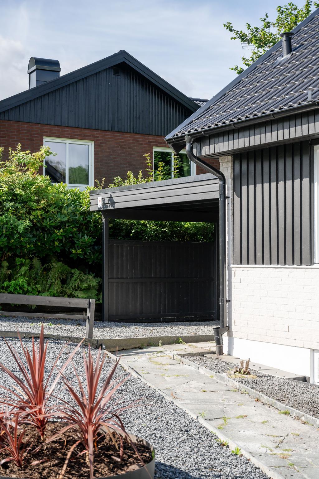 Vidbyggd carport