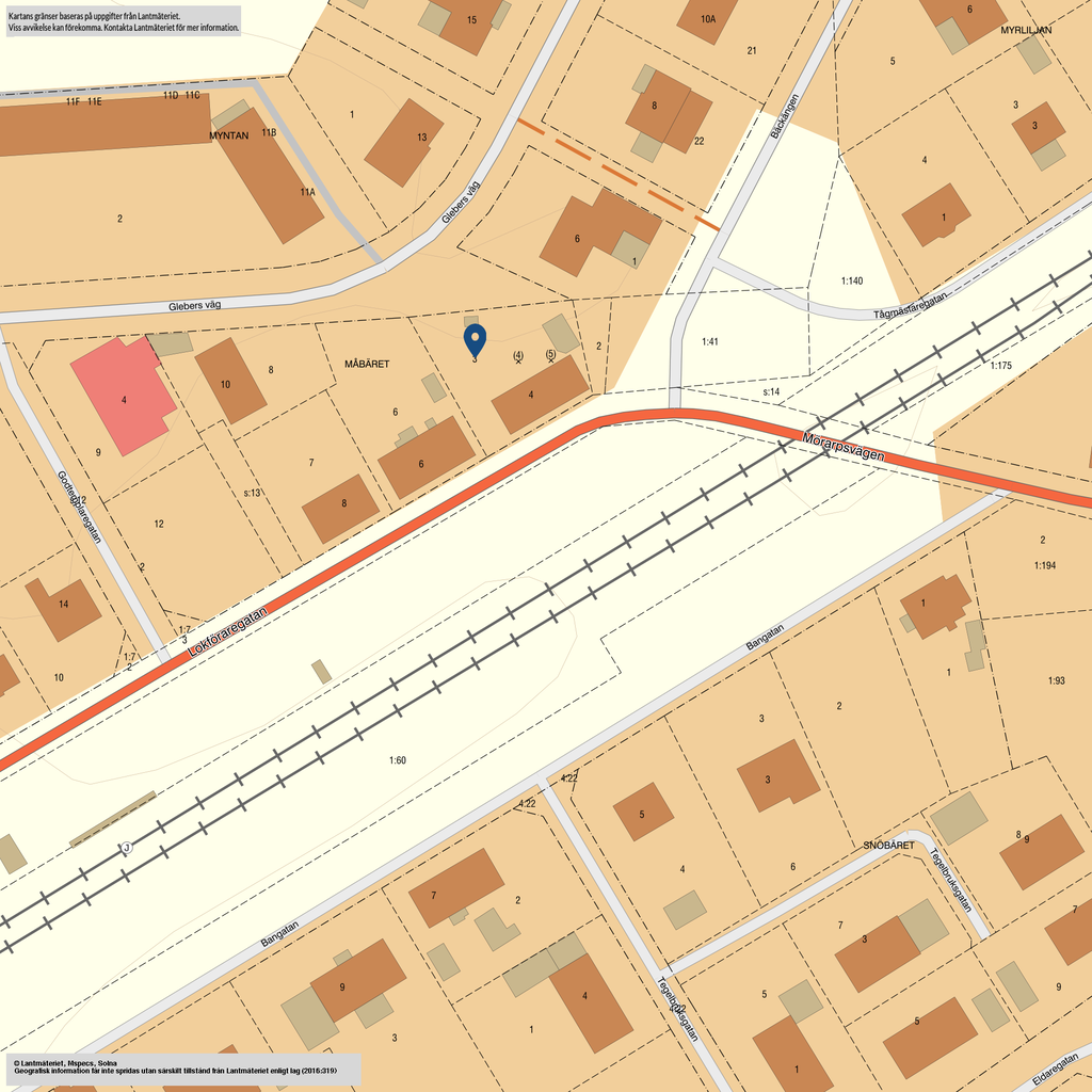 Lokföraregatan 4 består av fyra fastigheter - Måbäret 3, 4, 5 och 2. 