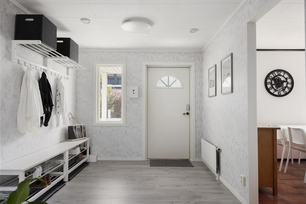 Stor rymlig entréhall 