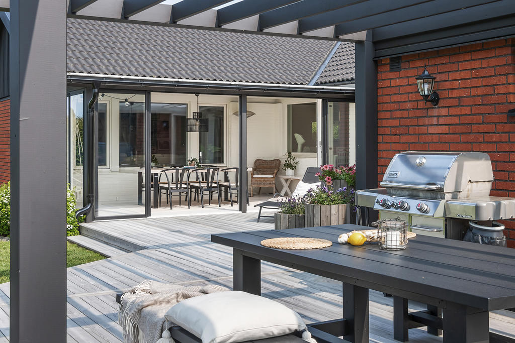 Pergola med sällskapsytor 