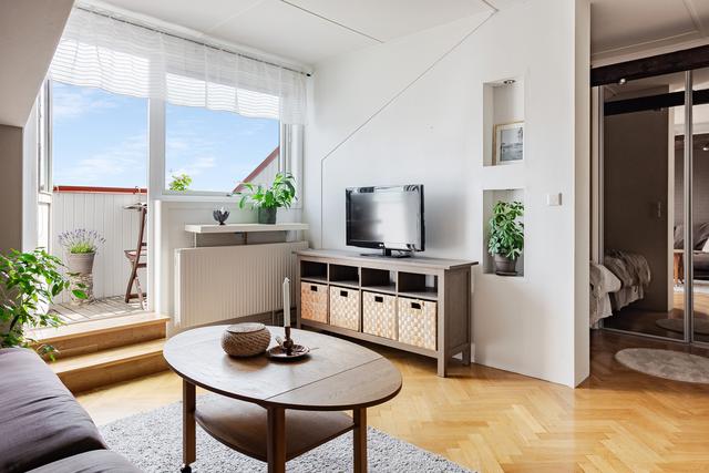 Välkommen till denna charmiga lägenhet på Holgersgatan 6B!
