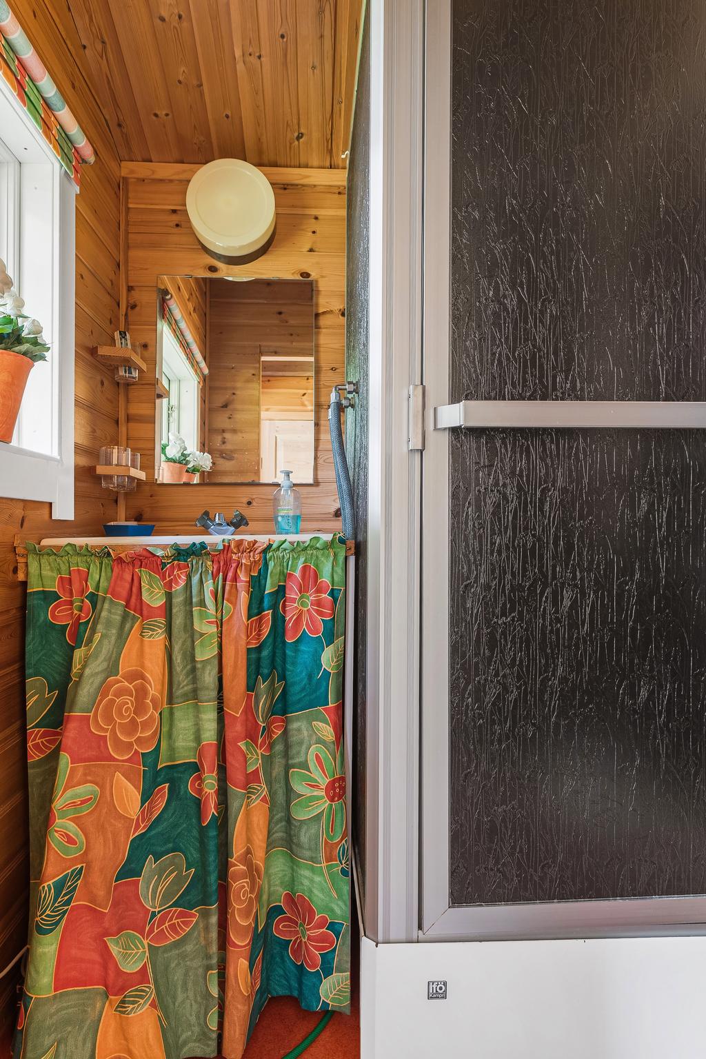 Gäststuga med dusch