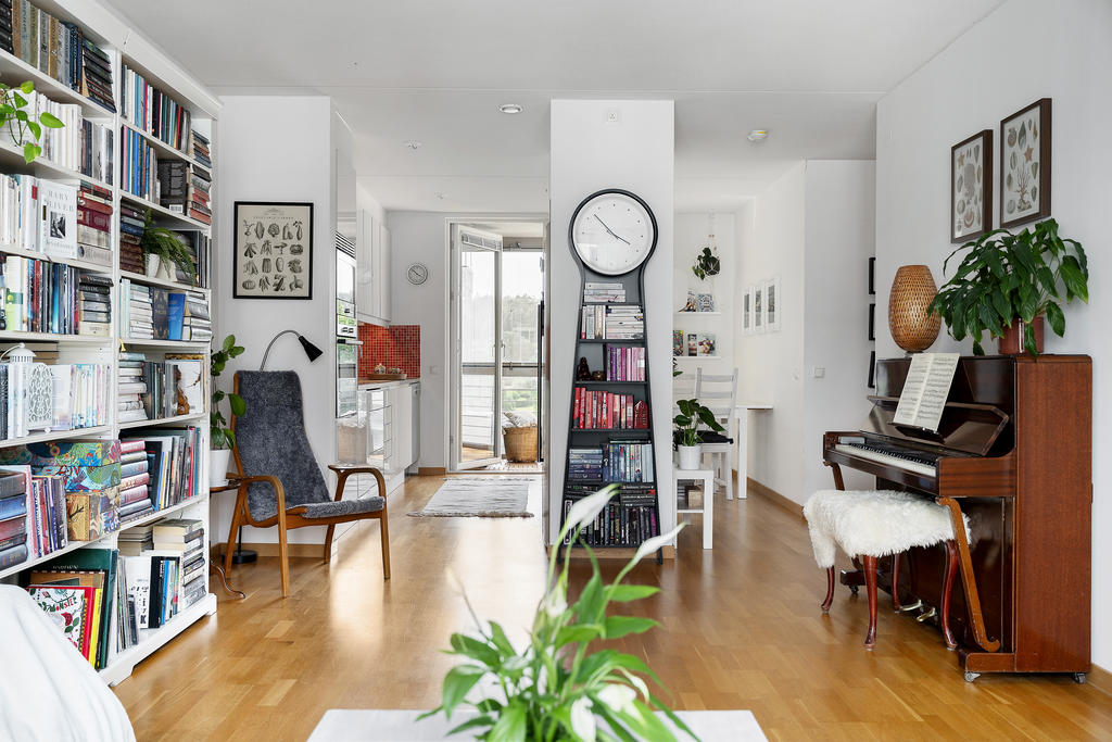 Välplanerad bostad med smart layout och funktionella ytor.