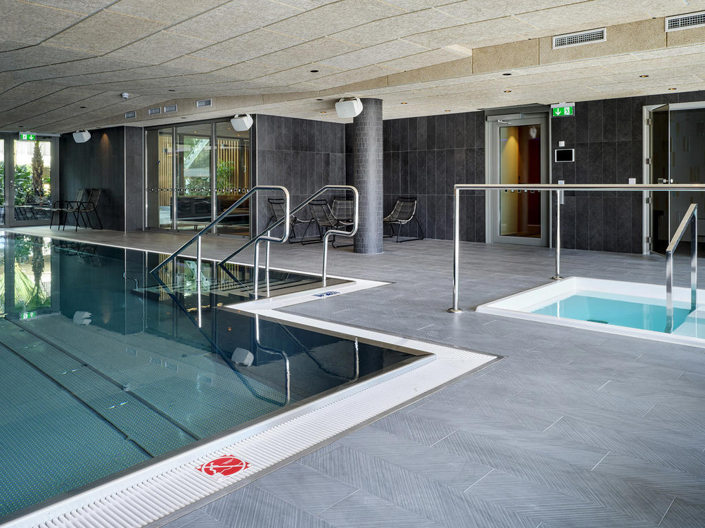 Pool, bastu och gym