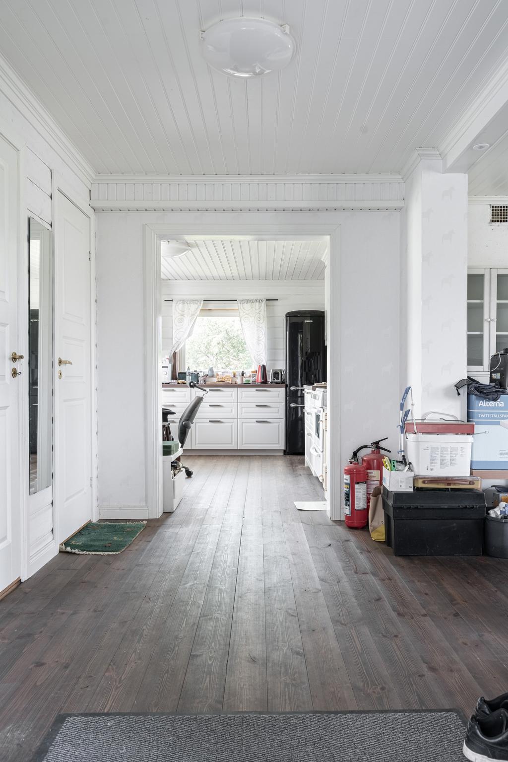 Entréhall mot kök