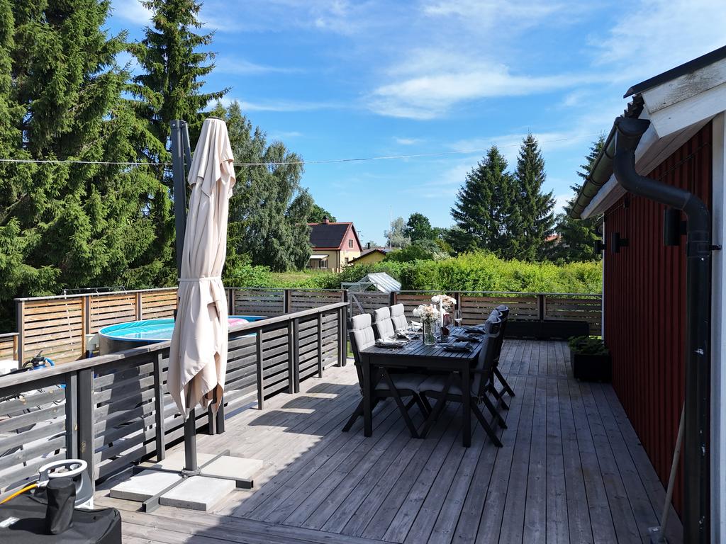 Mycket plats för stort matbord!