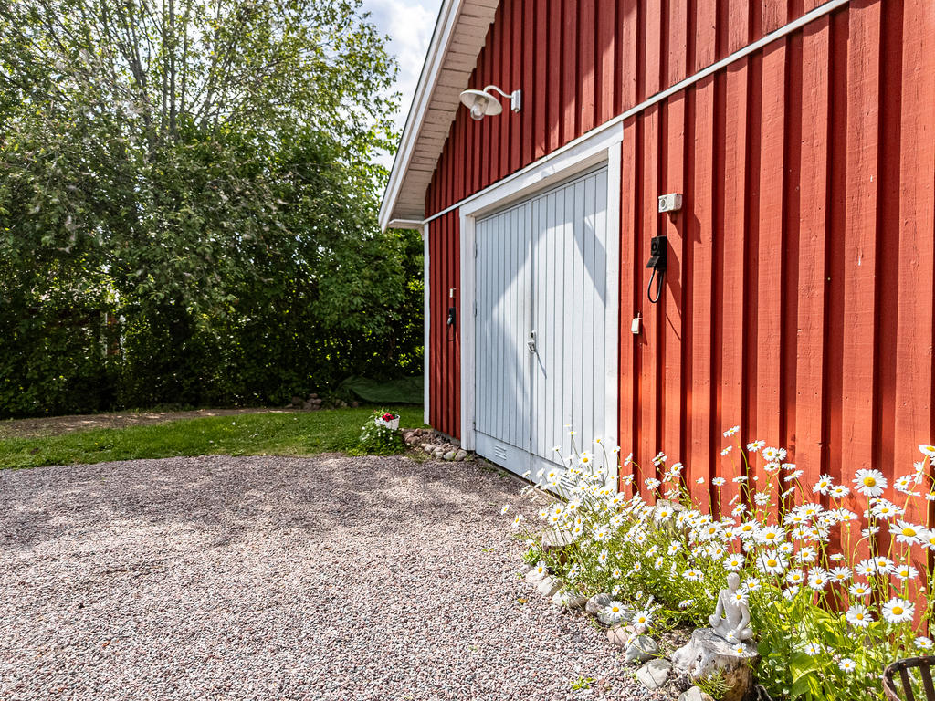 Garage med tillhörande förråd