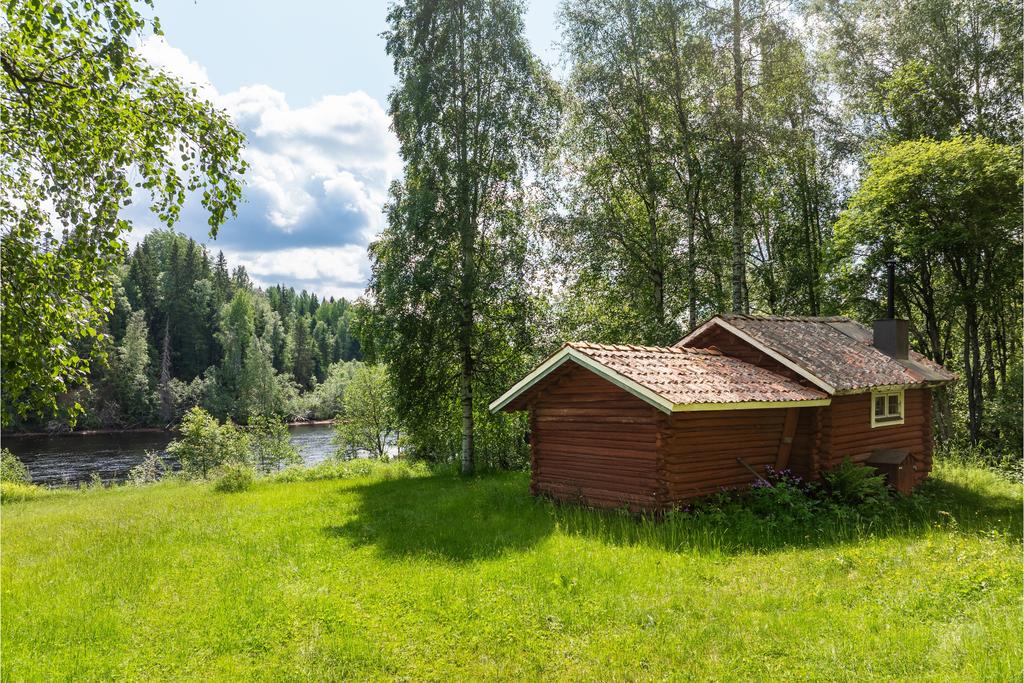Härligt och privat läge intill älven