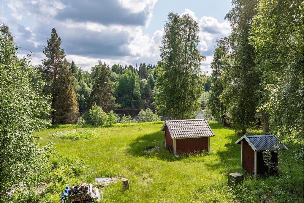 Fin tomt vid älvkanten