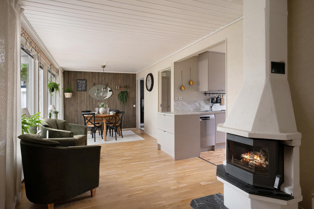 Allrum/matrum i anslutning till köket