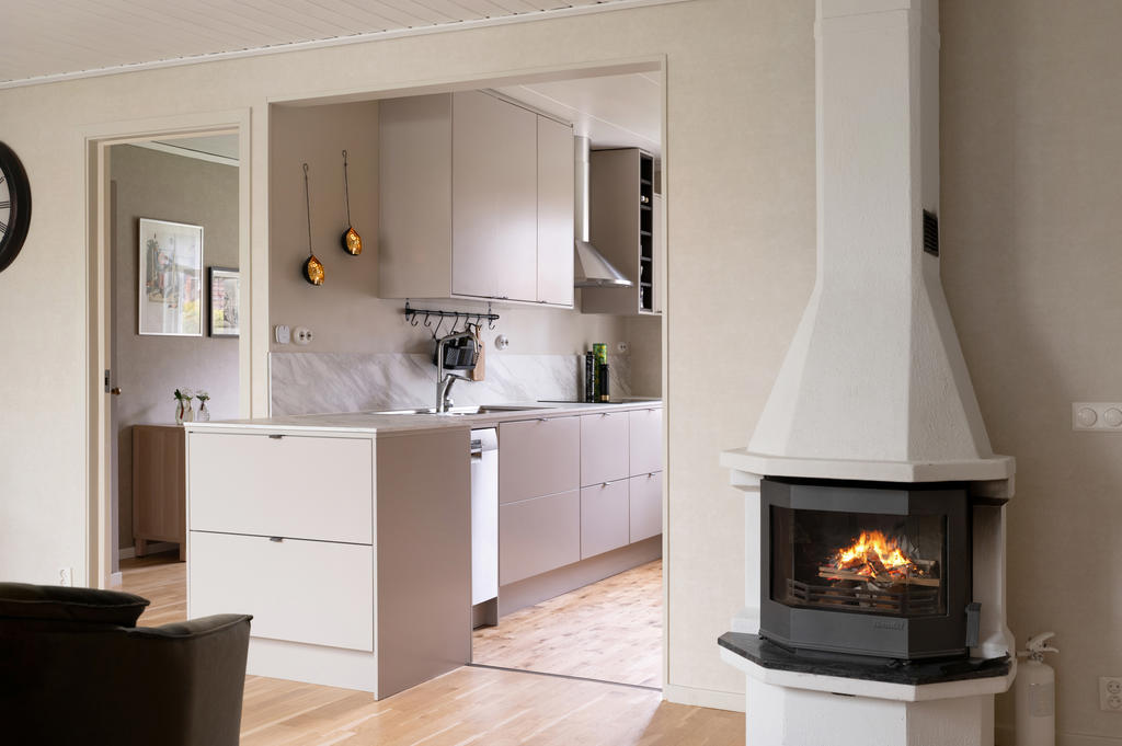 Kök och braskamin