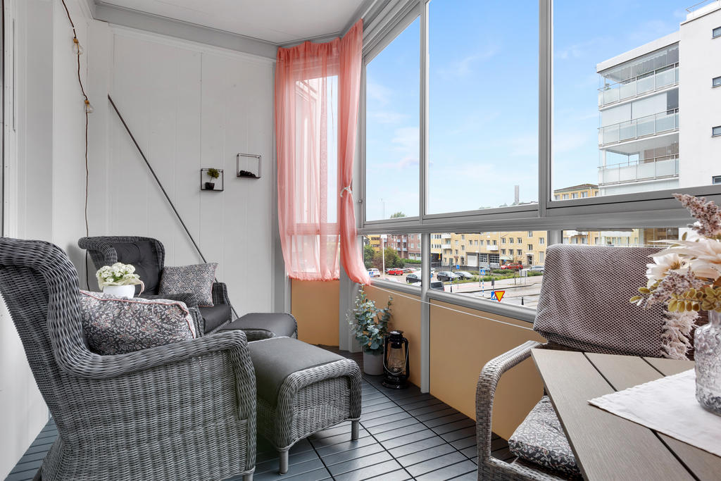 Inglasad balkong i optimalt västerläge 