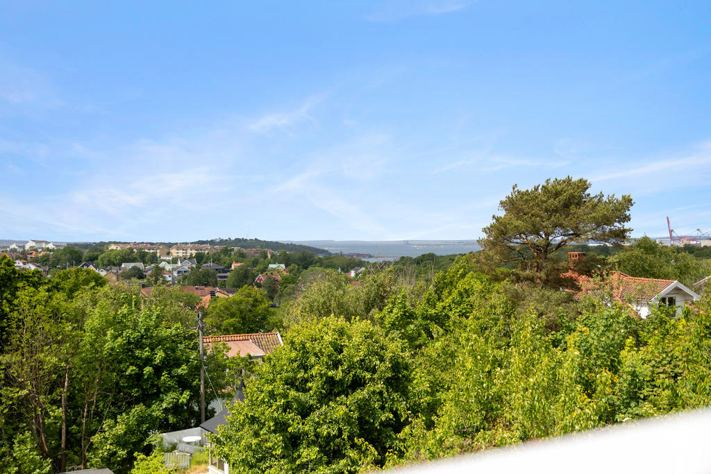 Från balkongen på övre plan har man denna vackra vy.