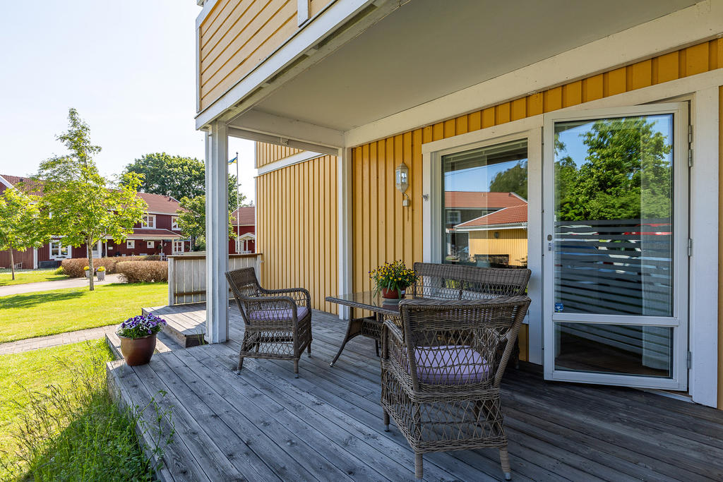 Uteplats under skyddande tak