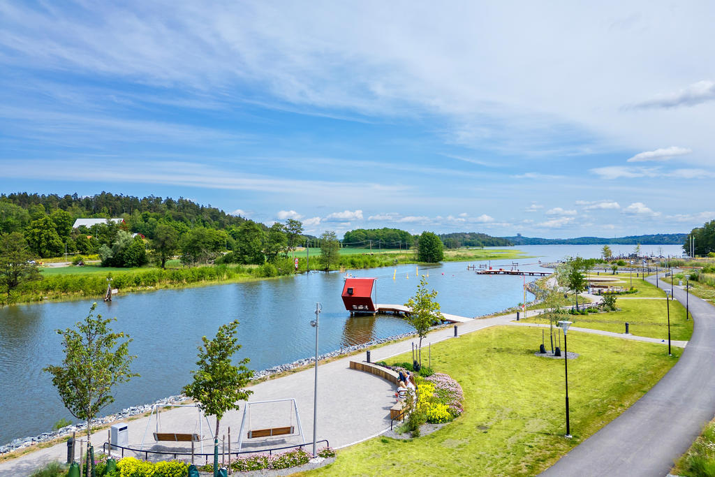 Den nybyggda strandpromenaden vid Tappströmskanalen