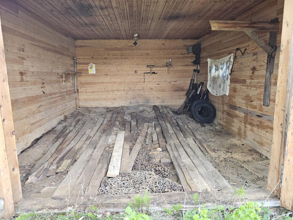Garage vid byavägen