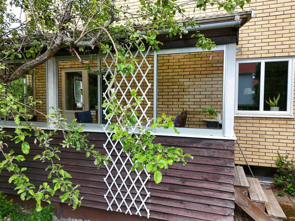 Altantrapp ner till trädgården