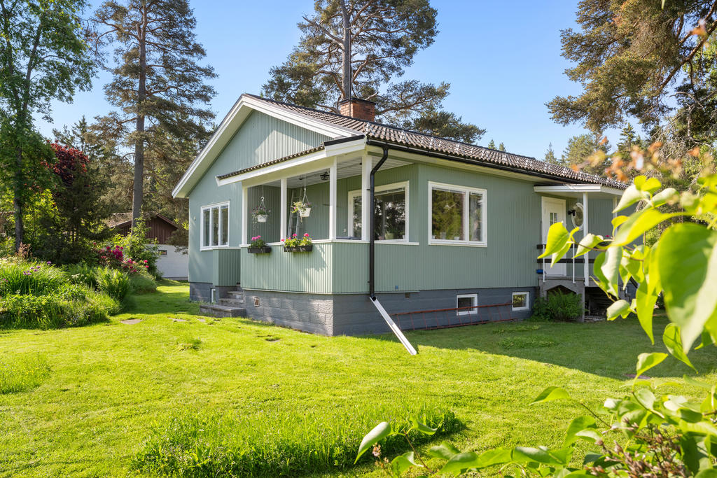 Baksida med balkong