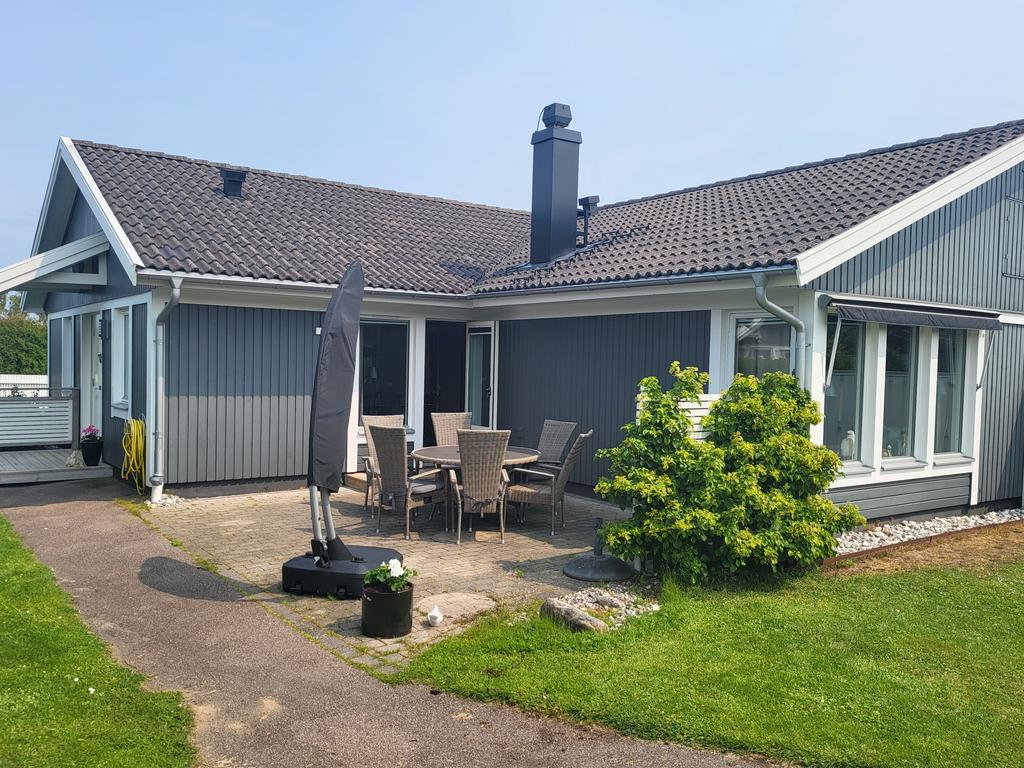 Flera uteplatser, här mot väster