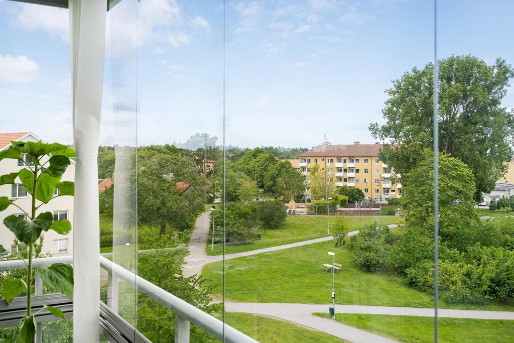 Härliga vyer mot parkmiljö 