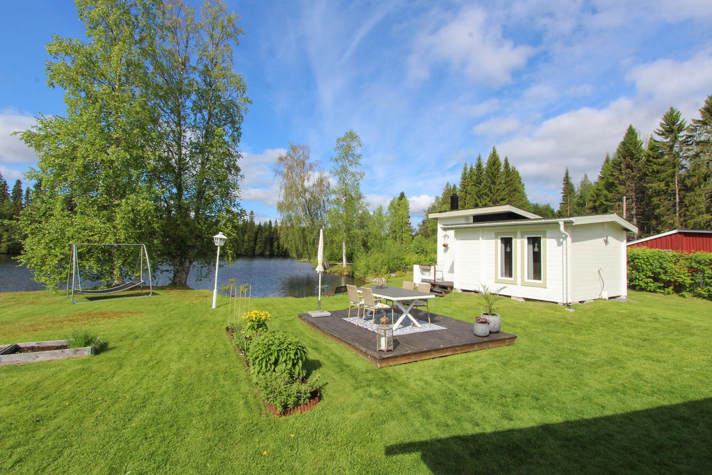 Attefallshus och altandäck