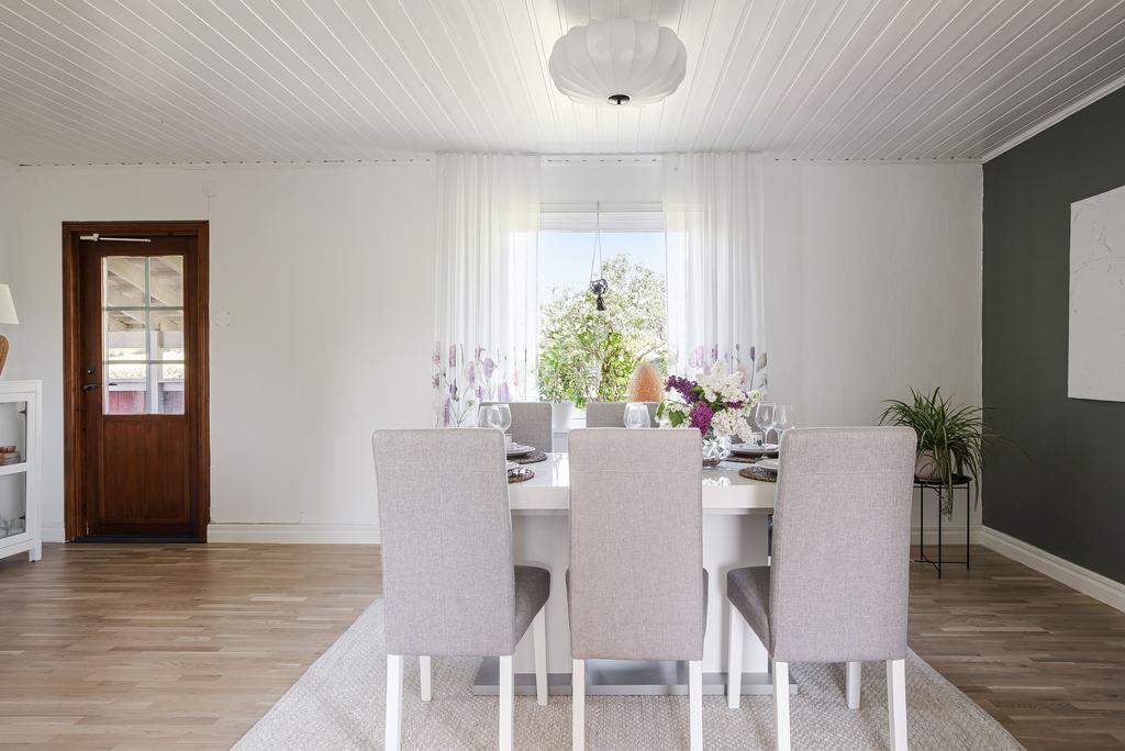 I hela utrymmet är det vattenburen golvvärme